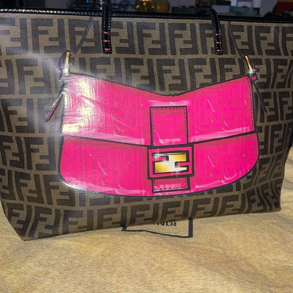 Preloved Fendi leather Zucca bag pristine condition comes with dust. - Picture 1 of 16